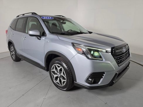 Certified 2023 Subaru Forester Premium AWD/4WD image 7