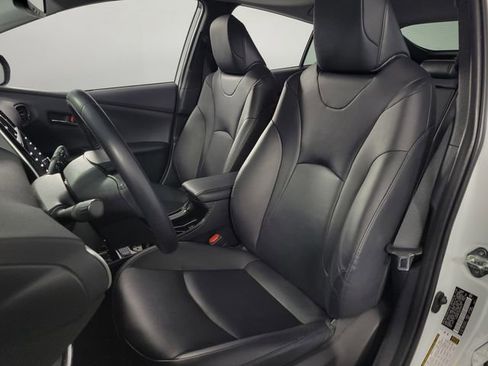 Used 2022 Toyota Prius XLE image 17