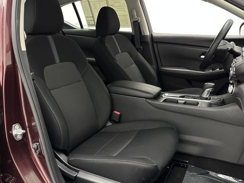 Used 2025 Nissan Sentra SV image 32