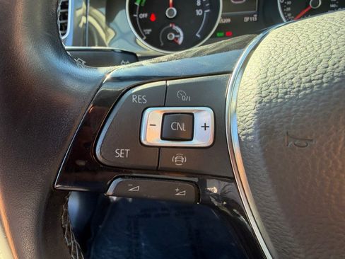 Used 2019 Volkswagen e-Golf SE image 14