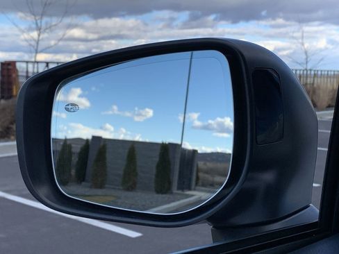 Used 2022 Subaru Ascent Limited image 14