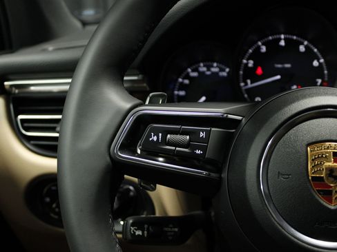 New 2026 Porsche Macan AWD/4WD image 31