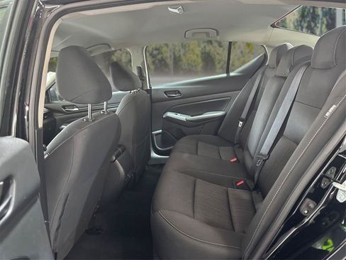 Used 2024 Nissan Altima 2.5 SV FWD image 10
