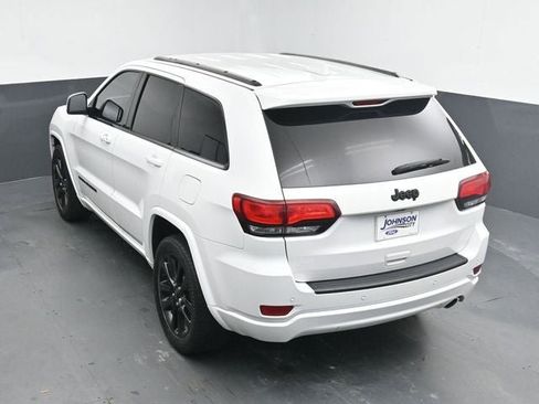 Used 2019 Jeep Grand Cherokee Altitude image 23