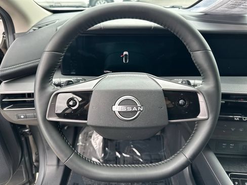 Used 2025 Nissan Murano SV AWD/4WD image 19