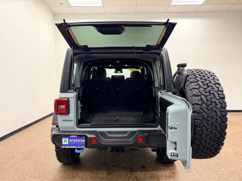Used 2024 Jeep Wrangler Unlimited Rubicon 4xe AWD/4WD image 5