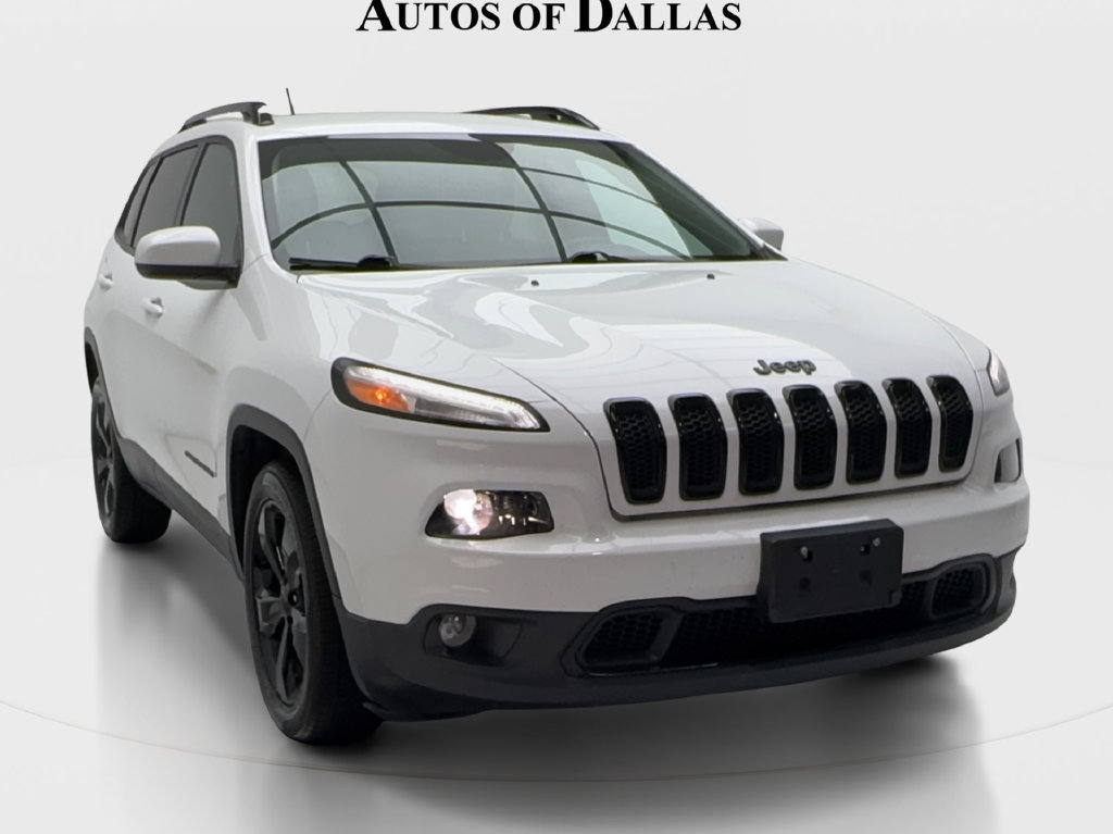 Used 2018 Jeep Cherokee Latitude w/ Altitude Package FWD image 2