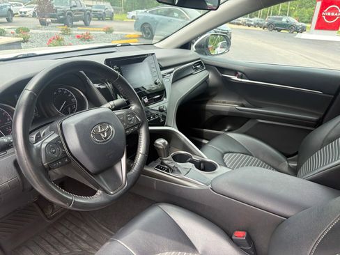 Used 2021 Toyota Camry SE FWD image 7