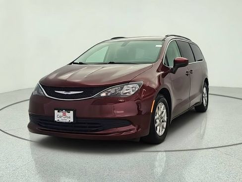 Used 2020 Chrysler Voyager LX w/ Cold Weather Group FWD image 2