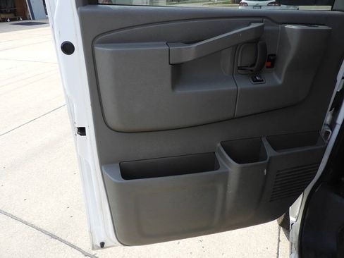 Used 2016 Chevrolet Express 2500 LT w/ LT Preferred Equipment Group RWD image 14