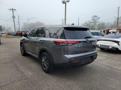 Used 2024 Nissan Pathfinder S AWD/4WD image 3