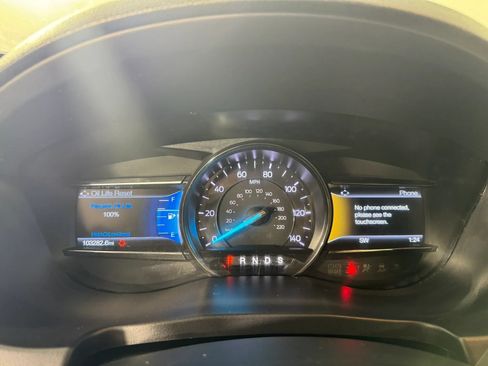 Used 2019 Ford Explorer XLT w/ Equipment Group 202A AWD/4WD image 14