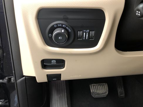 Certified 2024 Jeep Grand Cherokee L Limited w/ Luxury Tech Group II AWD/4WD image 20