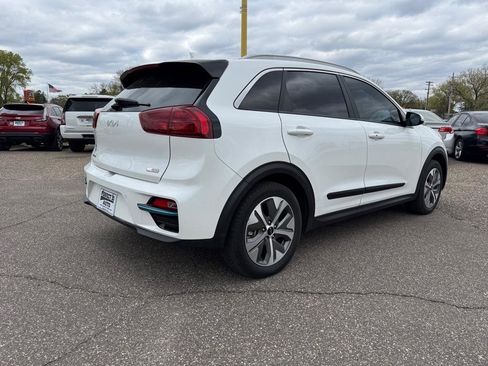 Used 2022 Kia Niro EX Premium FWD image 4