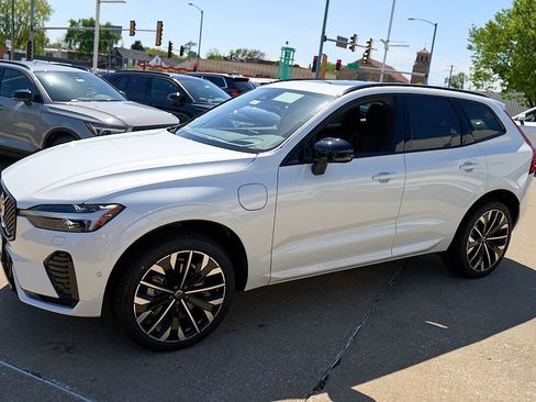 New 2026 Volvo XC60 T8 Ultra w/ Climate Package AWD/4WD image 6