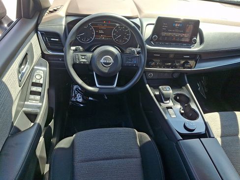 Used 2022 Nissan Rogue SV AWD/4WD image 11