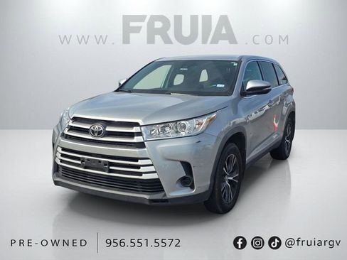 Used 2019 Toyota Highlander LE image 1