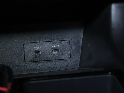 Used 2025 Nissan Pathfinder SV FWD image 28