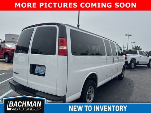 Used 2025 Chevrolet Express 3500 LT w/ LT Preferred Equipment Group RWD image 6