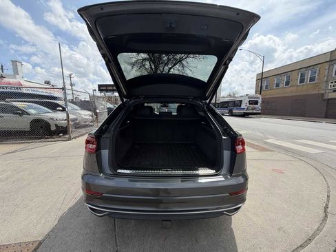 Used 2019 Audi Q8 Prestige image 9