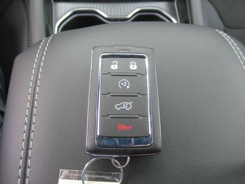 New 2025 Jeep Grand Cherokee L Altitude image 34