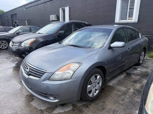 Used 2007 Nissan Altima 2.5 S w/ Convenience Pkg FWD image 2