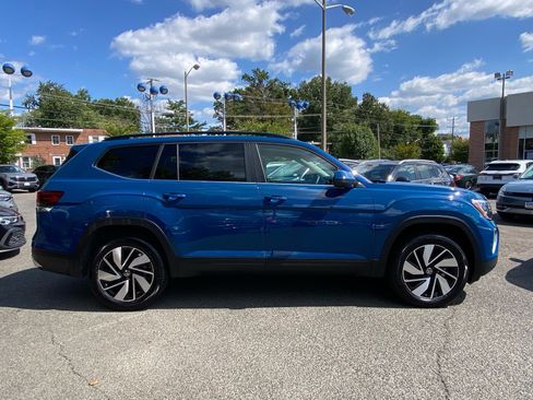 Certified 2026 Volkswagen Atlas SE w/ Panoramic Sunroof Package FWD image 2