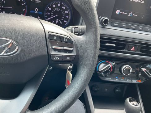 Used 2023 Hyundai Kona SE AWD/4WD image 7