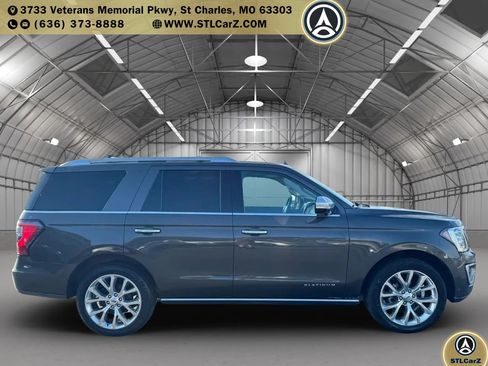 Used 2019 Ford Expedition Platinum AWD/4WD image 2