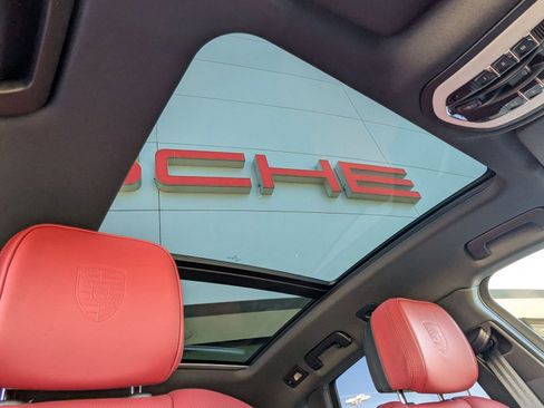 New 2026 Porsche Macan AWD/4WD image 27