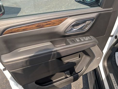 Used 2023 Chevrolet Tahoe Premier RWD image 14