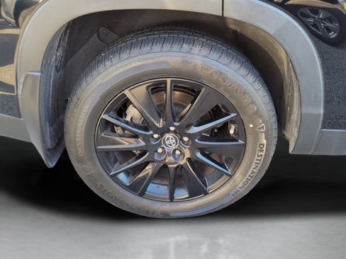 Used 2019 Toyota Highlander SE AWD/4WD image 19
