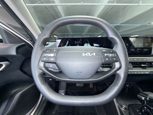 Used 2025 Kia K4 FWD image 15