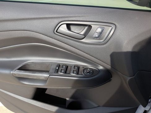 Used 2019 Ford Escape S image 11