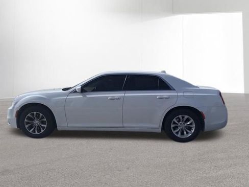 Used 2016 Chrysler 300 Limited RWD image 8