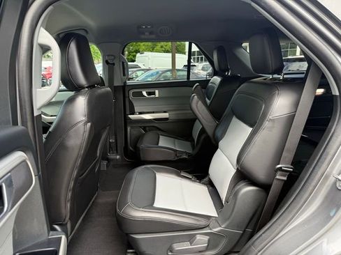 Used 2023 Ford Explorer XLT w/ Equipment Group 202A AWD/4WD image 22