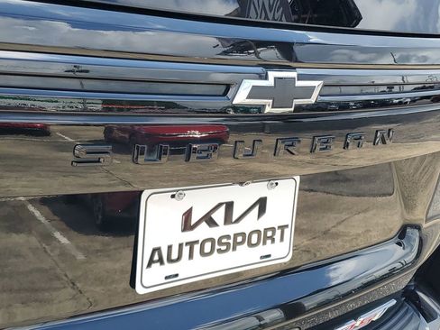 Used 2024 Chevrolet Suburban RST RWD image 28