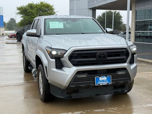Used 2024 Toyota Tacoma SR5 RWD image 8