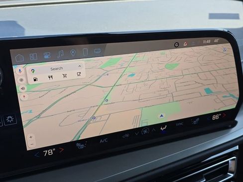 Used 2025 Chevrolet Traverse LT w/ LPO, Floor Liner Package FWD image 14