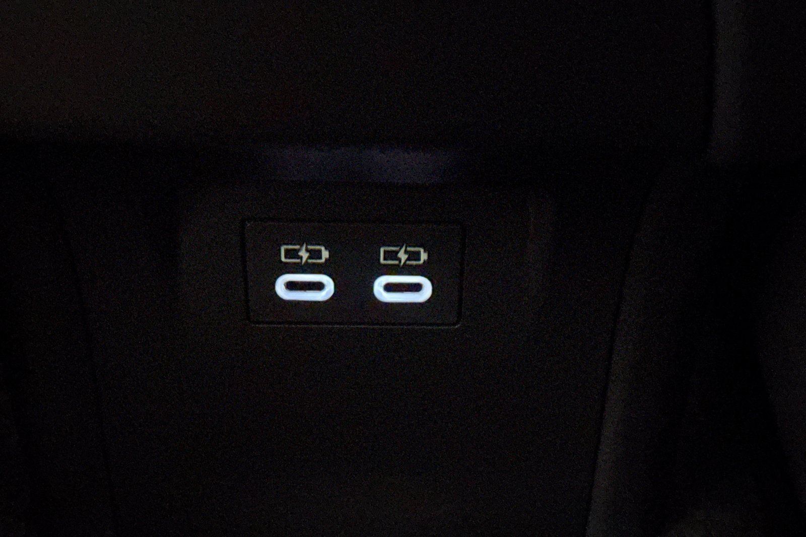 New 2027 Toyota Prius LE FWD image 15