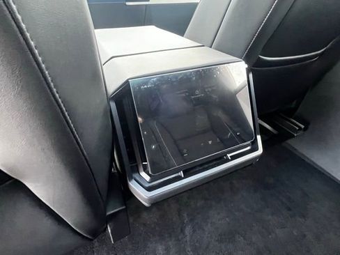 Used 2024 Tesla Cybertruck AWD Crew Cab image 26