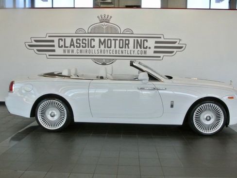 Used 2019 Rolls-Royce Dawn image 3