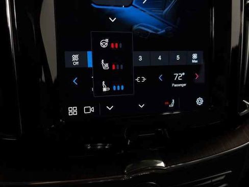 Certified 2023 Volvo XC60 B6 Ultimate w/ Climate Package image 34