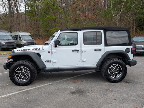 Used 2024 Jeep Wrangler Rubicon w/ Convenience Group image 6