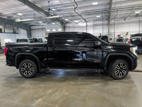 Used 2021 GMC Sierra 1500 AT4 w/ AT4 Premium Package AWD/4WD image 2