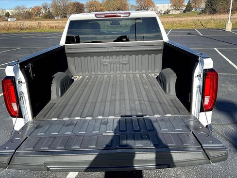 Used 2023 GMC Sierra 1500 SLT w/ SLT Premium Package image 18