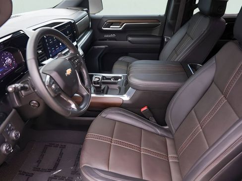 Used 2024 Chevrolet Silverado 1500 High Country RWD image 12
