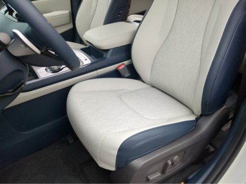 New 2026 Kia Carnival SX w/ SX Dark Edition Package FWD image 18