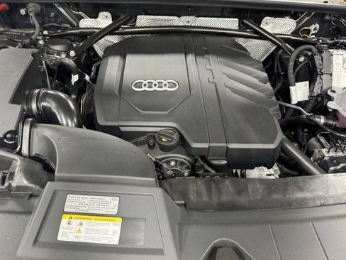 Used 2025 Audi Q5 2.0T Premium w/ Convenience Plus Package AWD/4WD image 29