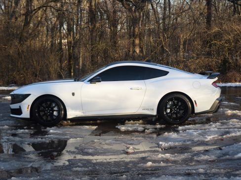 Used 2024 Ford Mustang Dark Horse image 21